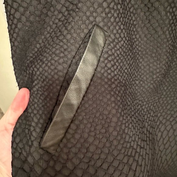 Black Dolce Vita short sleeved dress. No size tag but fits like Medium. - Picture 2 of 6